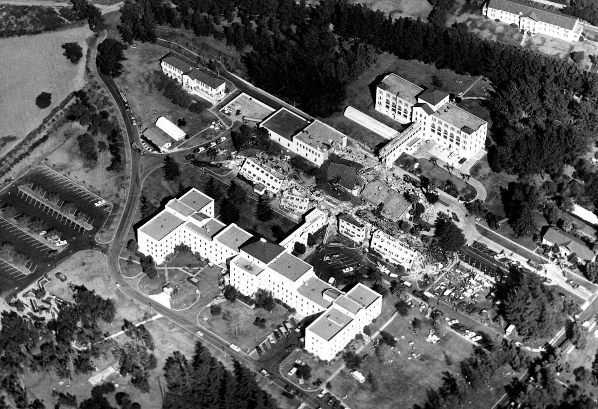 An aerial view of the San Fernando Veterans Hospital after the1 971 earthquake devastation.